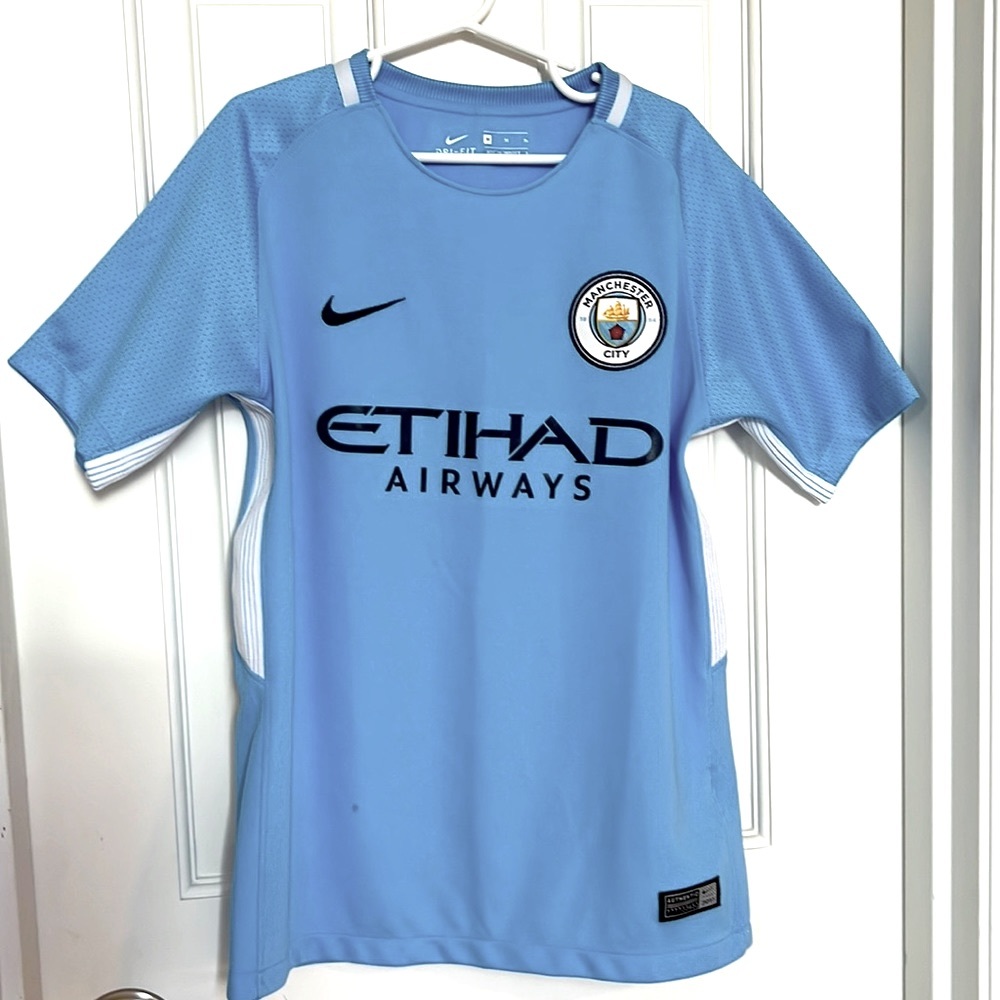 Kids Nike Manchester City soccer jersey sz medium